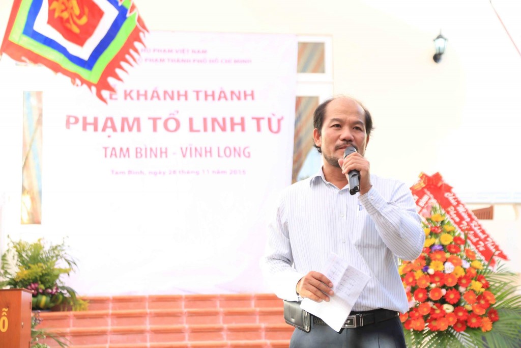 Ông Phạm Đức Kỳ, Phó CT HĐHP TPHCM đọc tổng kết giải Quần vợt Họ Phạm Tây Nam Bộ Lần 1 - 2015